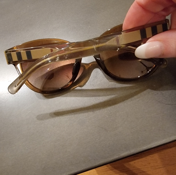 BURBERRY Sunglasses - Picture 3 of 7